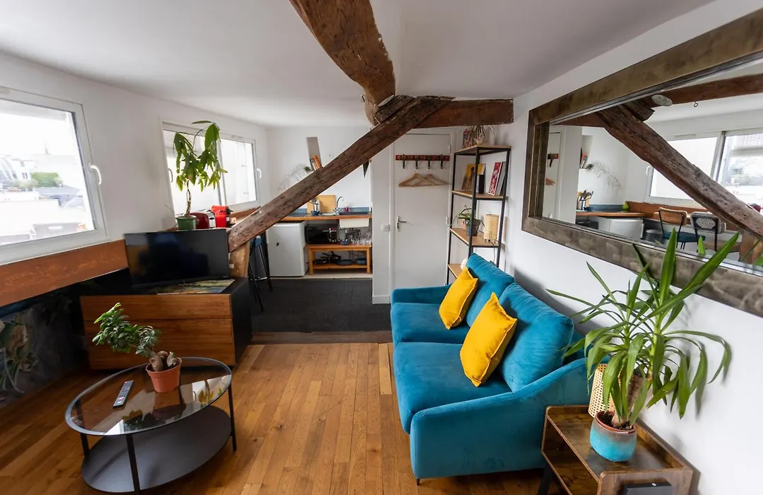 Appartement Moderne Artistique Sur Les Toits De Paris Vue Sur Notre-Dame Et La Seine-1